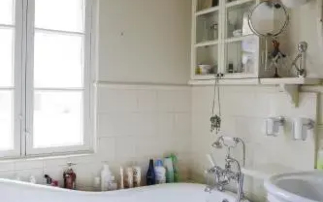 1800's Townhouse