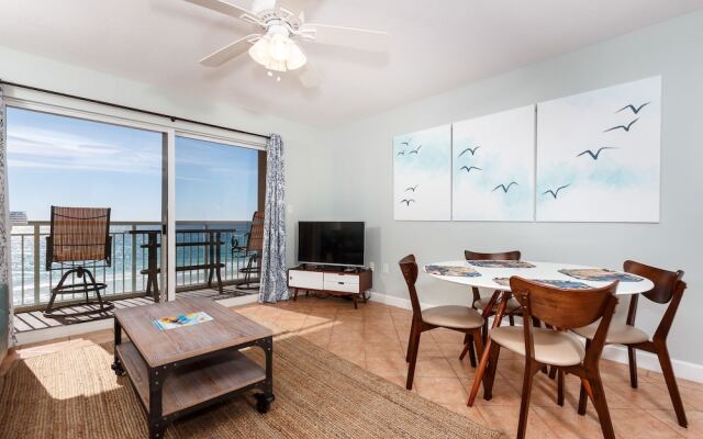 Pelican Isle 504 by RedAwning