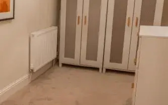 WhiteGates Apartment
