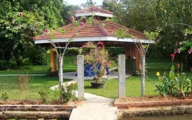 Villa Anna Resort