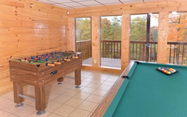 Love Laughs 11 - Seven Bedroom Cabin