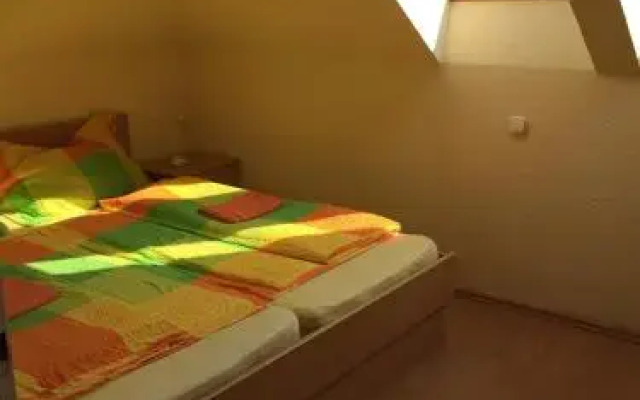 Balaton Panzió Kinizsi Apartman