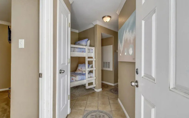 Seascape 2119 1 Bedroom Condo by RedAwning
