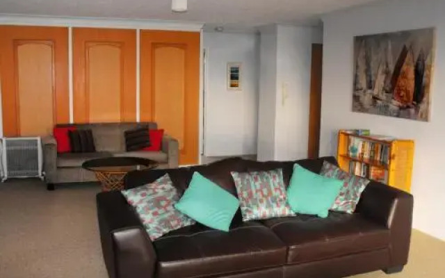 Sandbar, Unit 203, 1-3 Head Street