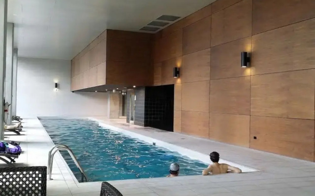 Luxury Two Bed Apt Swimming Pool