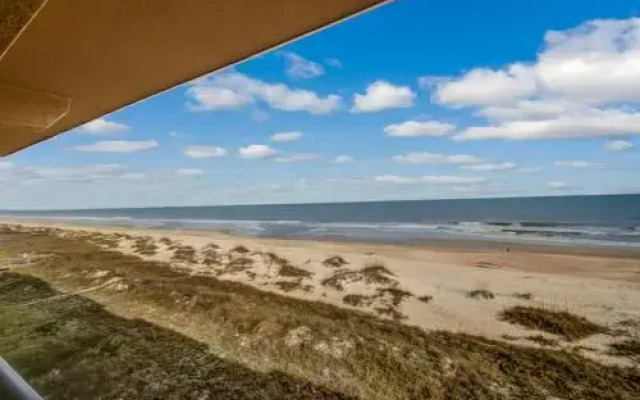 Tropical Condo with Spectacular Ocean Sunrises Views by RedAwning
