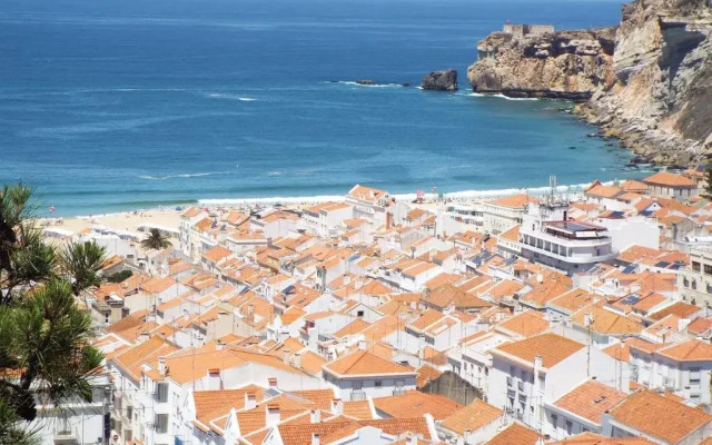 Ricardo Holidays At Nazaré