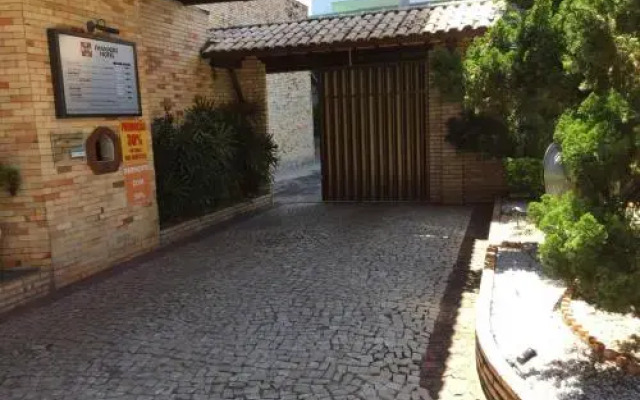Shanadu Motel