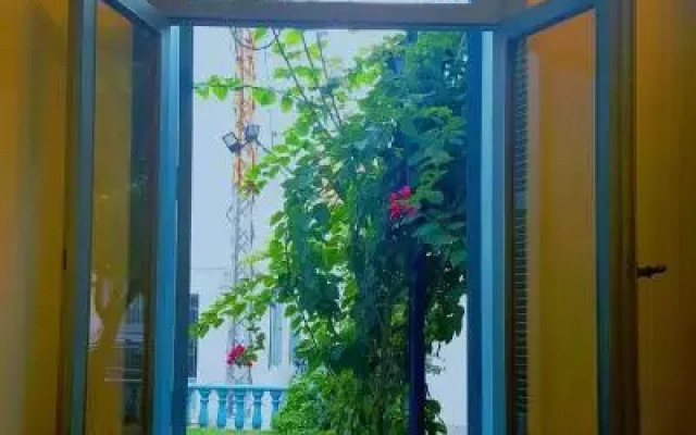 Via Mina Hotel