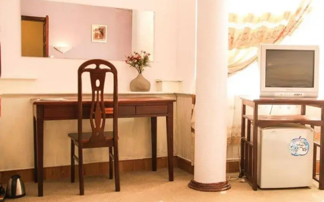 Lakeside Hotel Linh Dam Hanoi