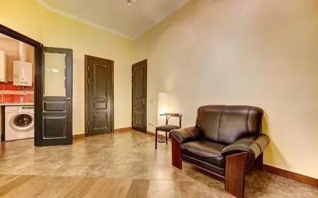 Sutkipeterburg on Chkalovskoy Apartaments