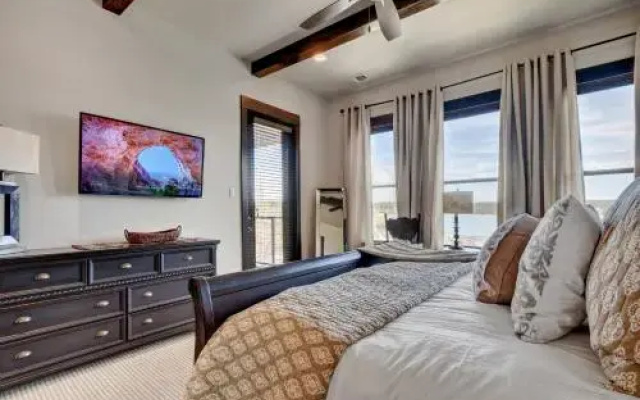 Amenities Grace Lake Travis Villa by RedAwning