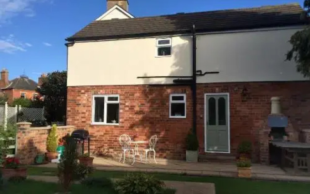 Leadenham Cottage