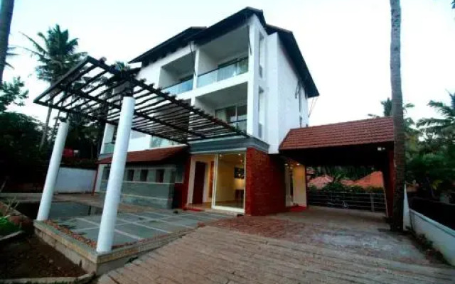 Palan Beach Resort