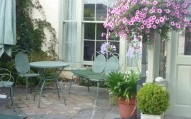 Henwick House Bed &Breakfast