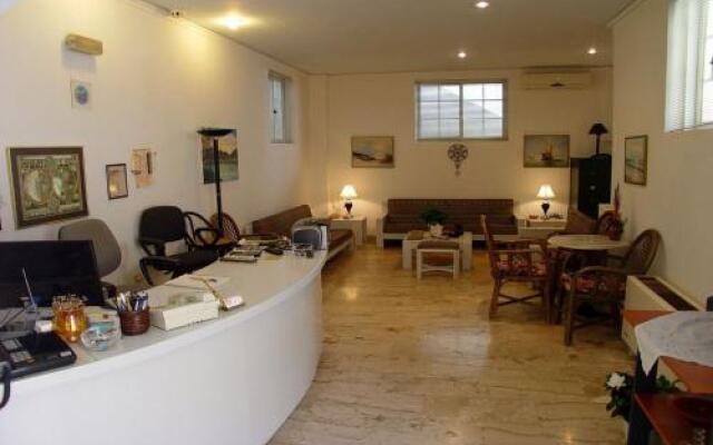 Doreen Suites