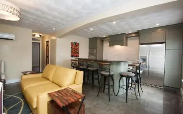 Plaza 2700 Luxury Beach Suites