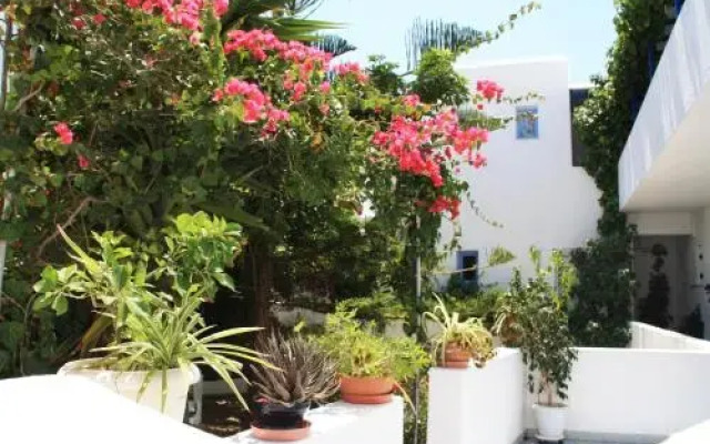 Loukia Apartments & Studios