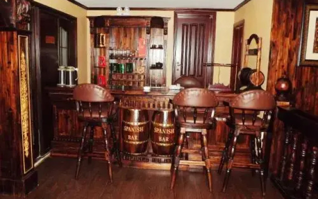 Tongling Louis Castle Inn