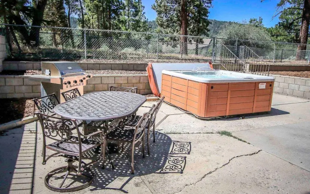 Grizzly Bear Inn 1546 by RedAwning