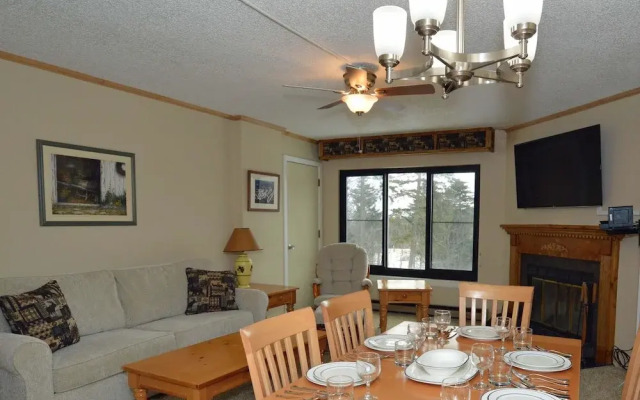 2 Br: Silvercreek 1215