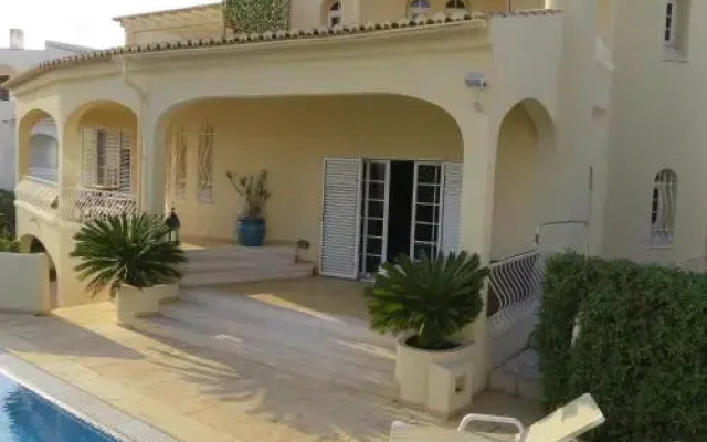 Villa Moments - Guest House