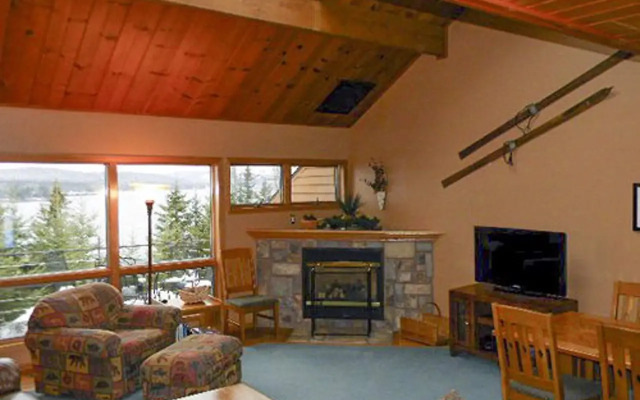 The Lakehomes at Superior Shores
