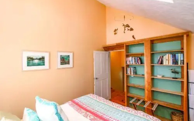 16 East Falmouth Home
