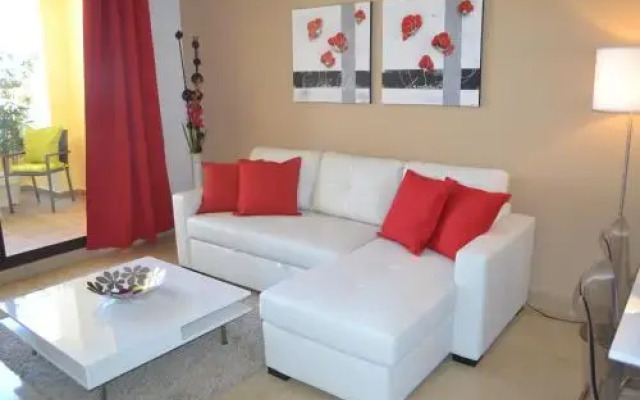 2114-Apt with nice terrace with pool view