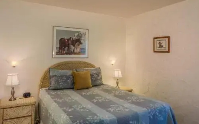 Casa De Emdeko Condo w/ Pool A/C & Ocean Views