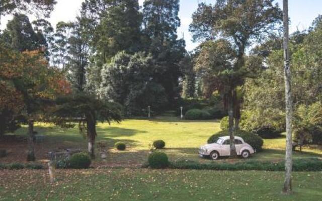 The Knoll Historical Guest Farm