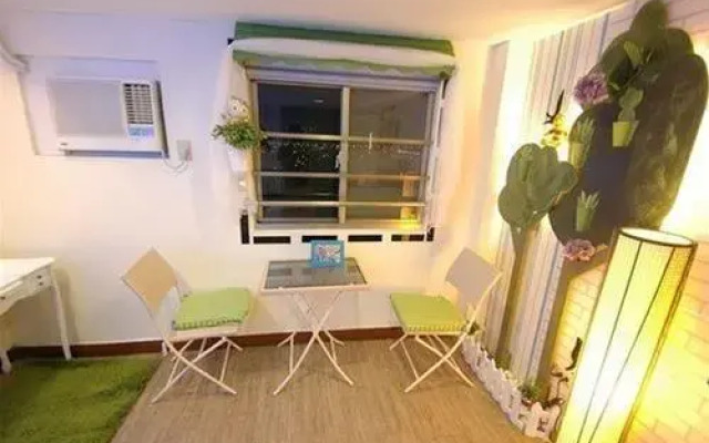 Glass House B & B