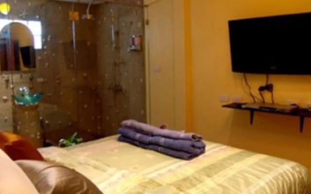 The Bee & B Guest House