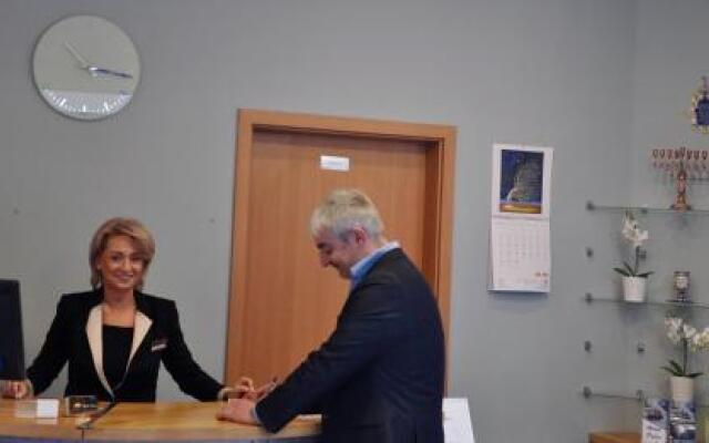 A4 Airport Kraków Morawica