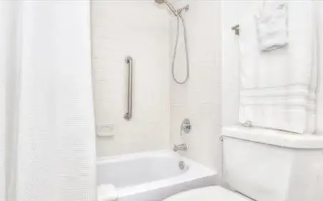 Holiday Villas III 201 - 2 Br condo by RedAwning