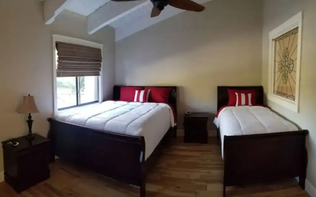 Poinciana w-Hot Tub-Walk to the beach