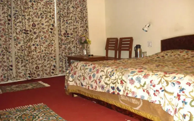 Dandoo Lake Resort