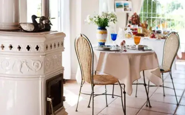Borgo Rosso Country House B&B