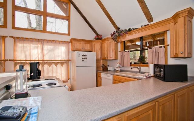 Adams Eden - 2 Br home by RedAwning