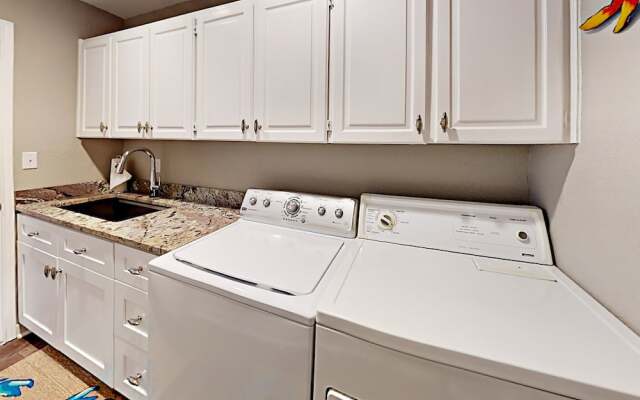 Selleck Condo by RedAwning