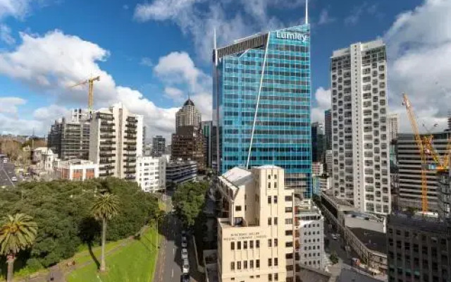 Stylish Two Bedroom Apartment With A View