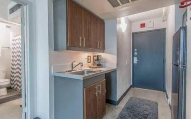 UT Social Suite + Pool + Gym