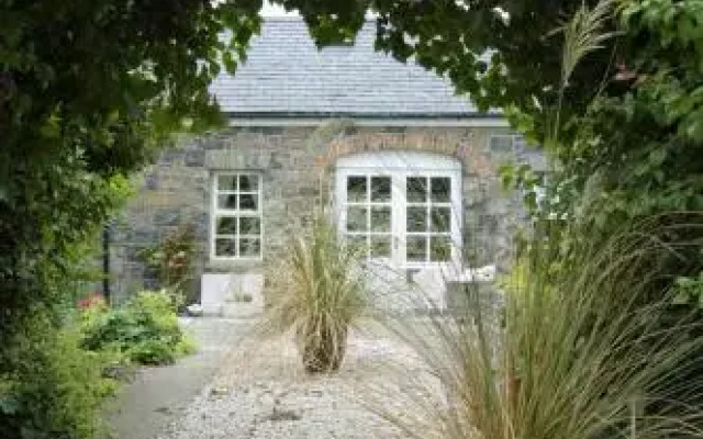 Shola Coach House