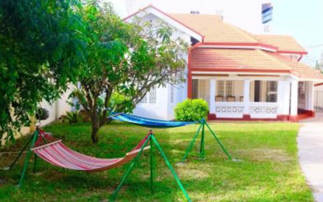 Mount Colonial Hostel by POM