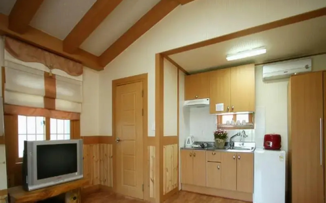 Hanuri Pension