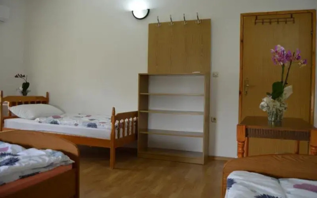 Rooms Modana