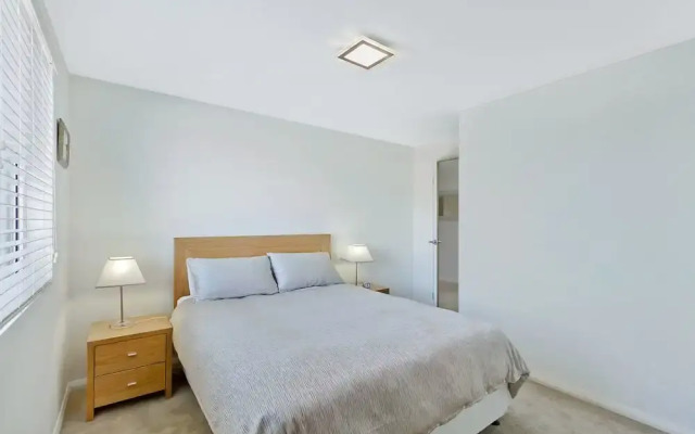 Catalina Luxury Apartments 9