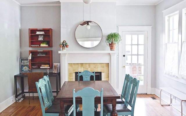 Hip Bungalow - 2 Br Home