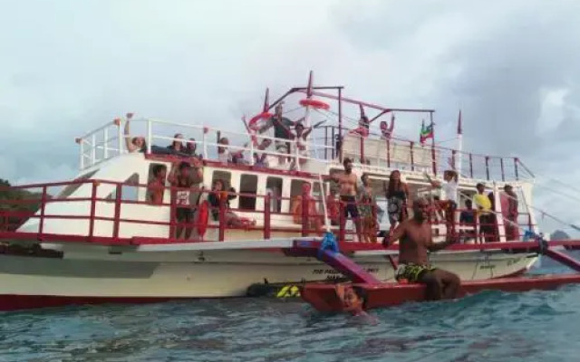 El Nido Party Boat Overnight Expeditions