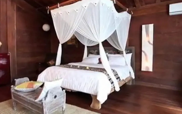 The Prabu House of Art and Villa
